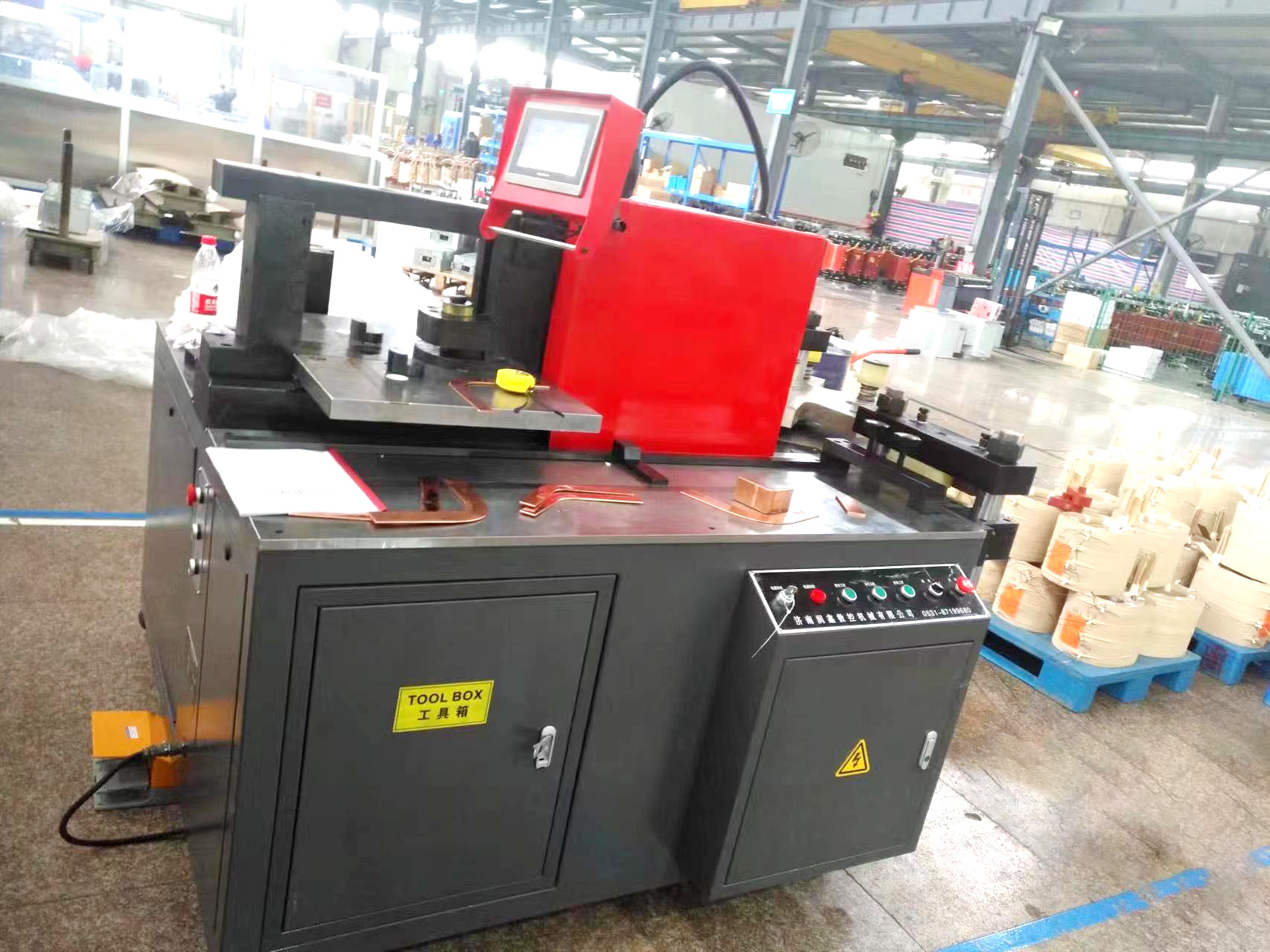 普通雙層臺(tái)轉(zhuǎn)塔式母線(xiàn)加工機(jī)